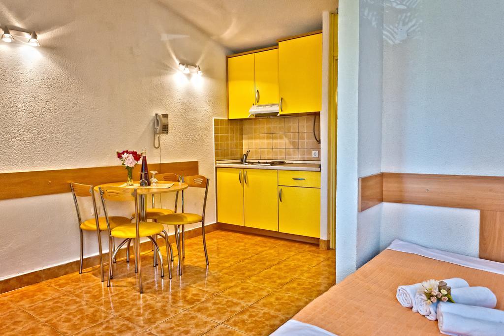 Apartment Bonaca Klek Exteriör bild